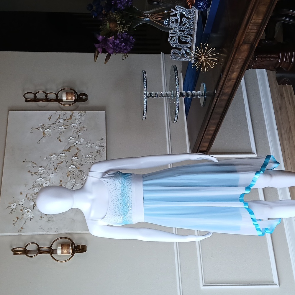 Blue And White Embellished Asymmetral Dress. Size M - Picture 3 of 17